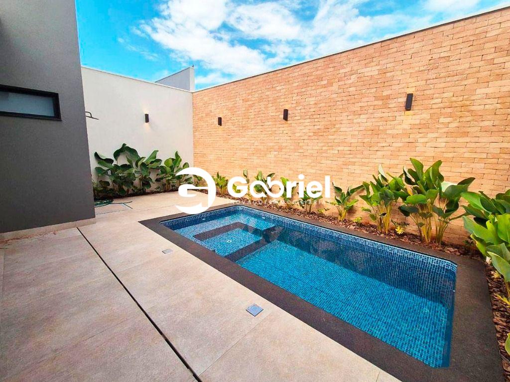 Residência com sistema de aquecimento solar - Jd Campo Belo.