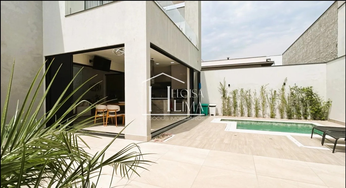 Casa em Valinhos no Condominio Mont Alcino - SP