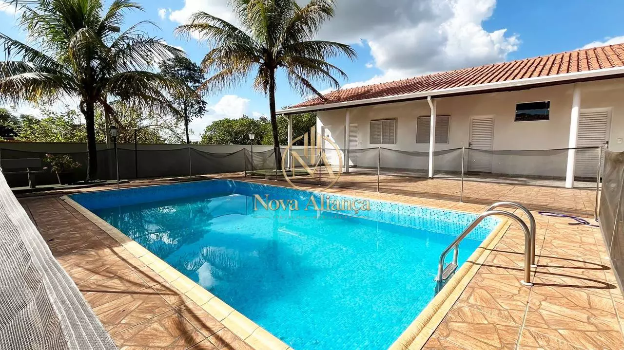 Chácara de 6.000 m² com piscina aquecida no Condomínio Eldorado