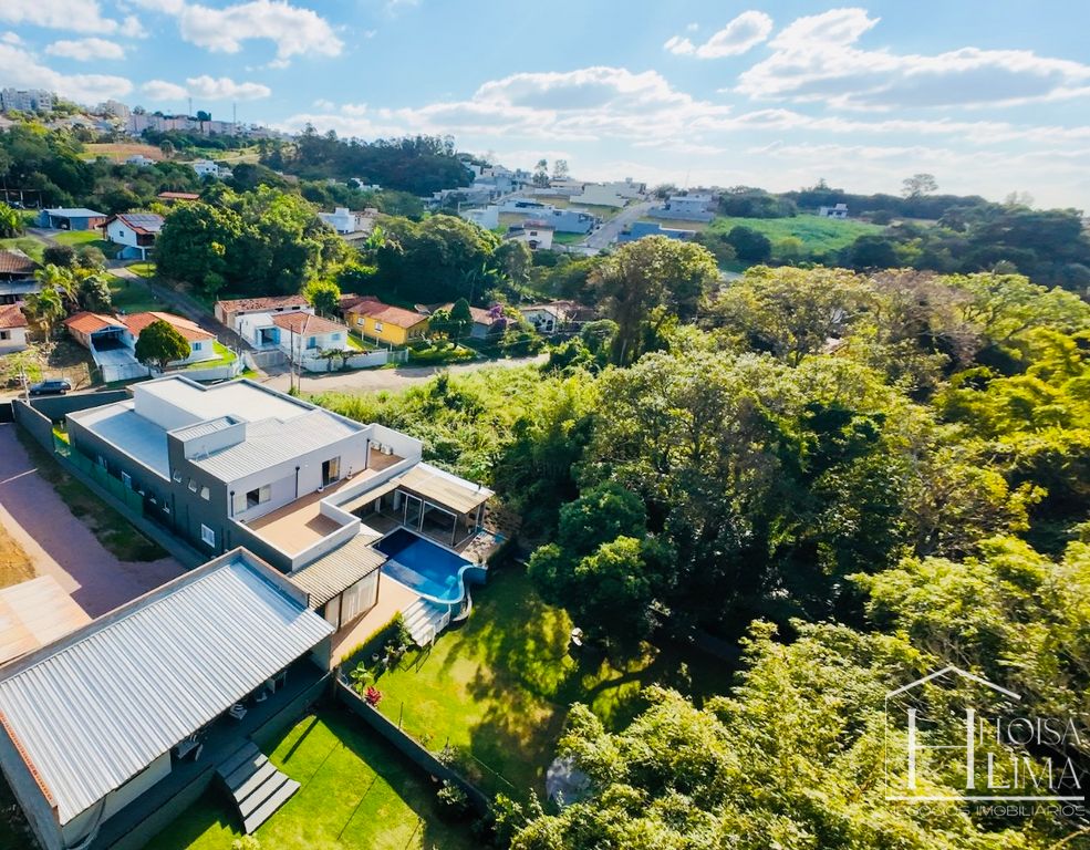 Casa mobiliada de 730 m² com 4 suítes no Pinheirinho, em Vinhedo
