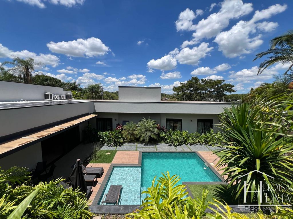 Casa térrea com 3 suítes em terreno de 1.160 m² na Fazenda São Joaquim