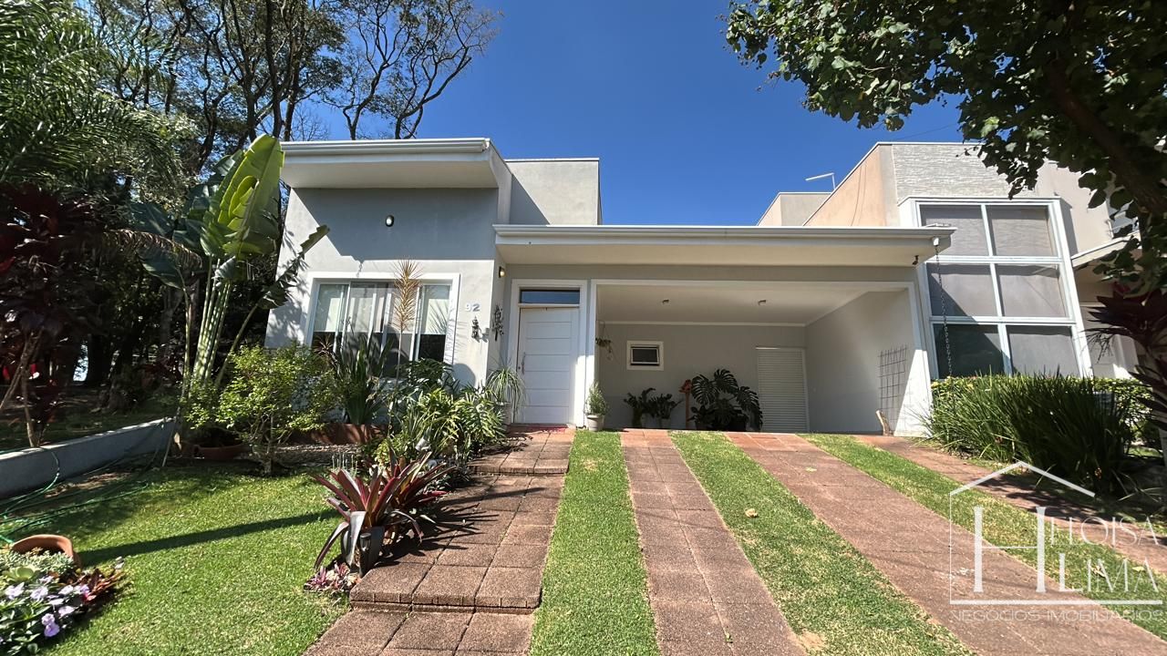 Casa com 3 suítes no Condomínio Portal do Bosque, em Louveira em Louveira