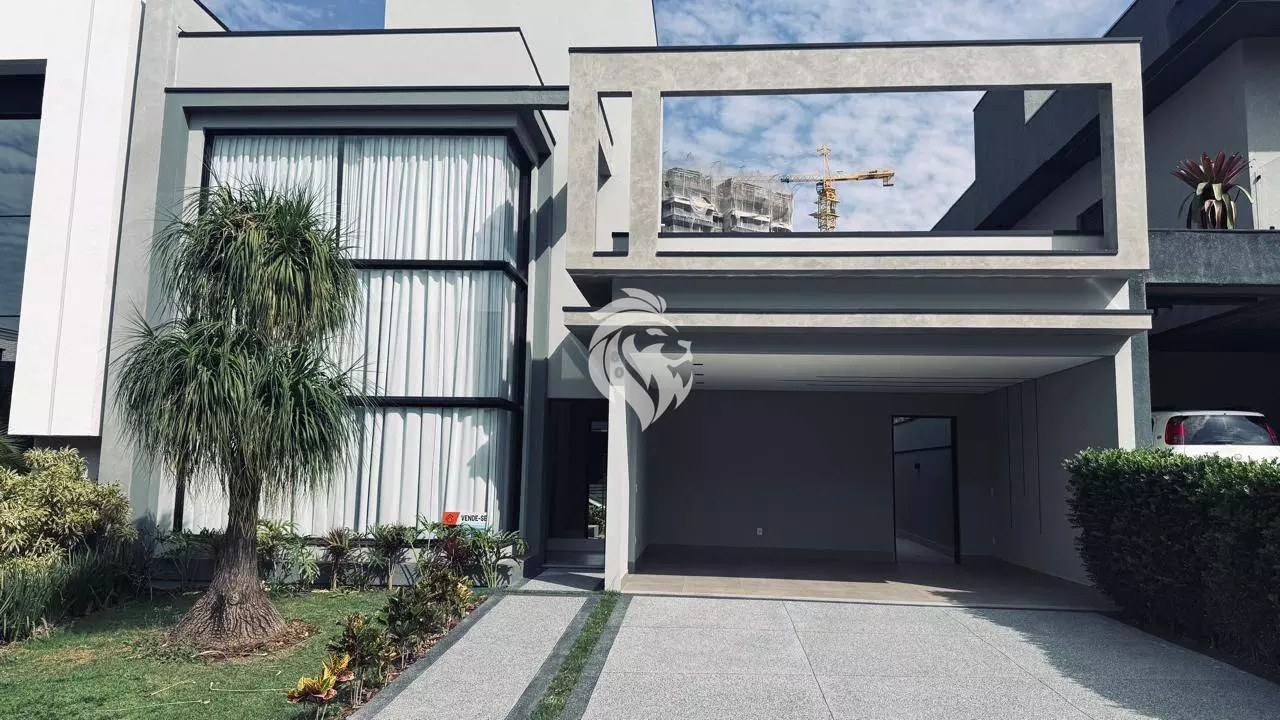 Casa térrea com 3 suítes e piscina no Residencial Duas Marias