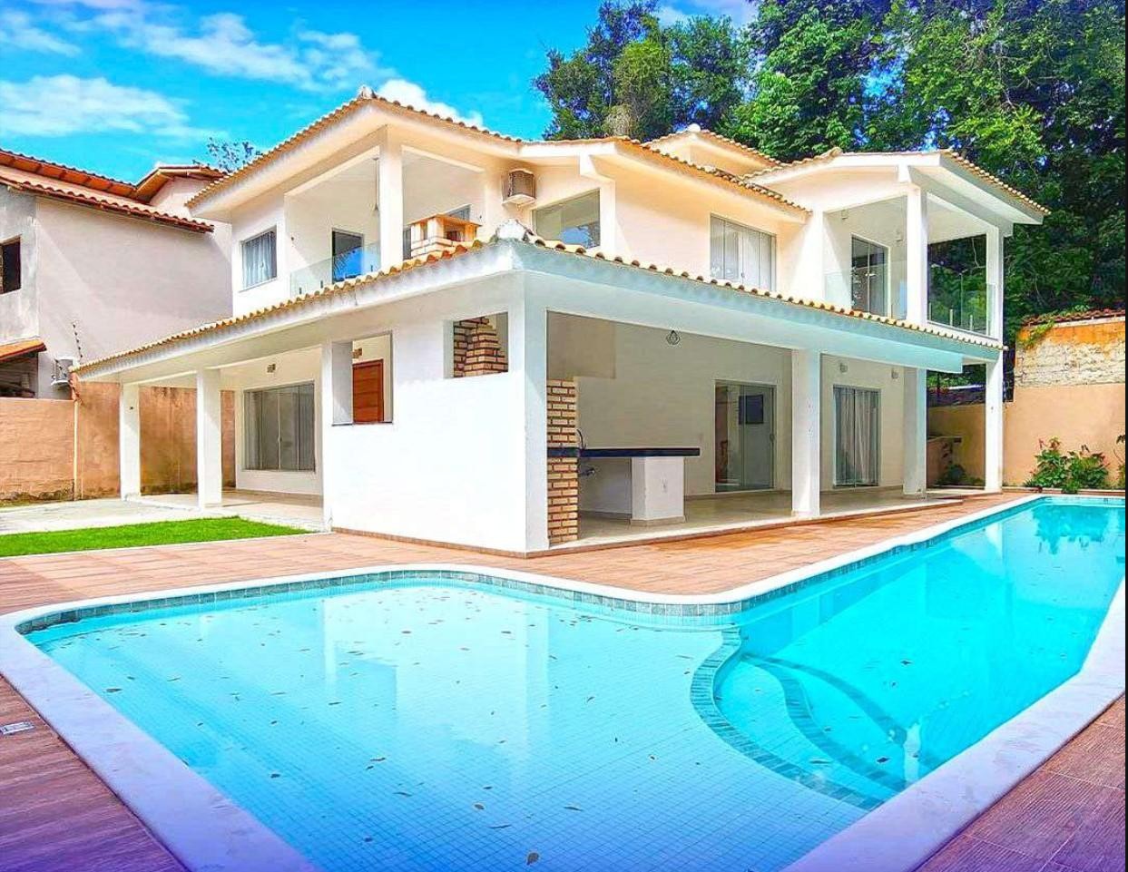 Casa semi mobiliada com piscina e espaço gourmet a poucos metros do centro de Arraial d’Ajuda em Porto Seguro/BA